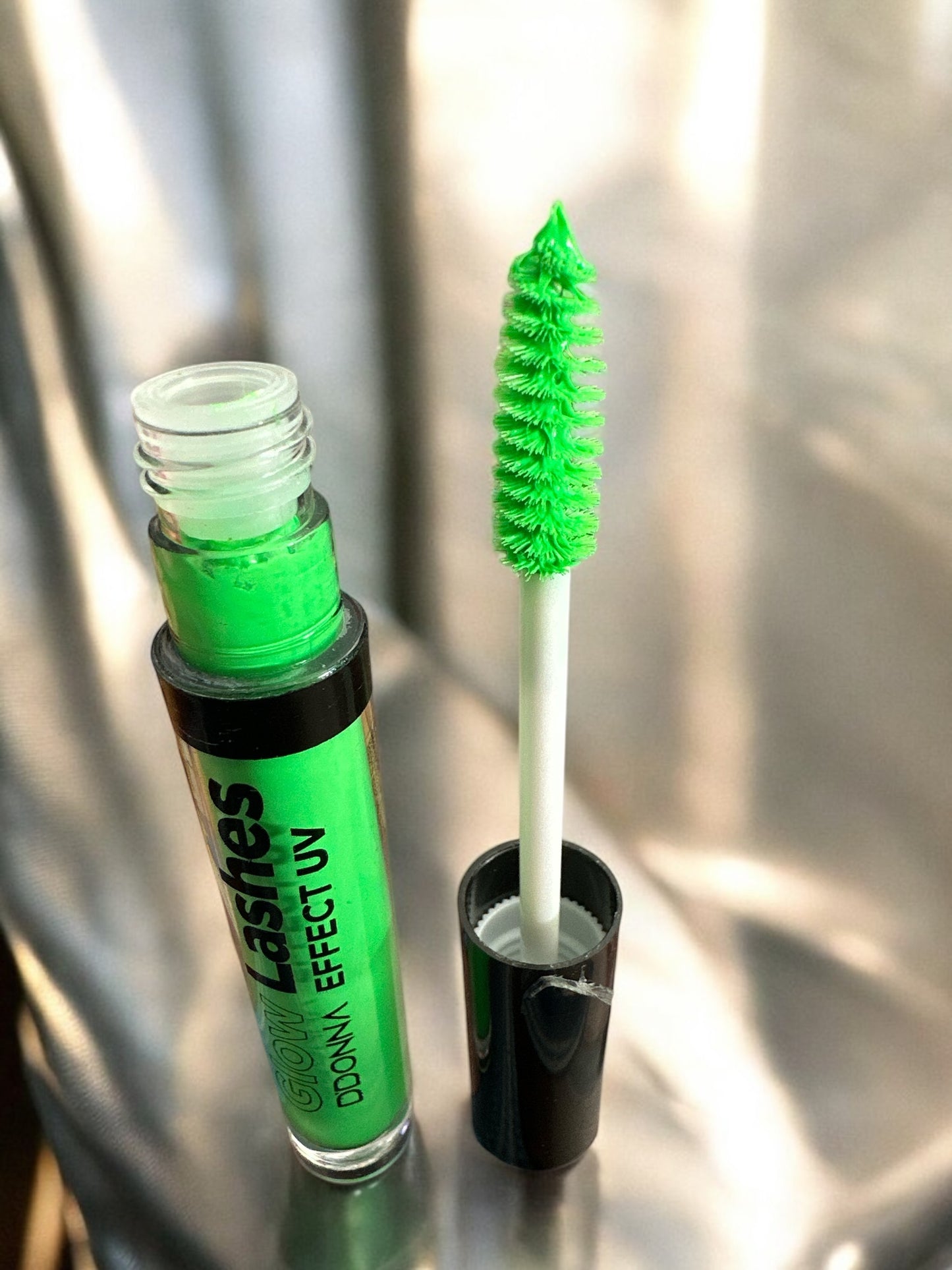 Mascara effet néon